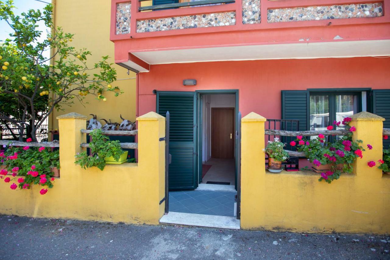 Red Flat Apartment Bari Sardo Exterior photo